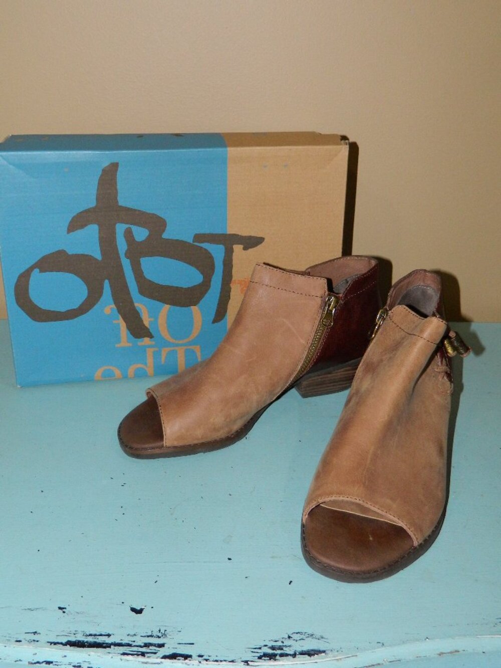 OTBT Women's Truckage Open Toe Booties Size 8M 2 Tone Brown